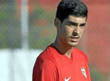 Carlos Fernandez meninggalkan Sevilla, sementara Papu Gomez bergabung dengan klub