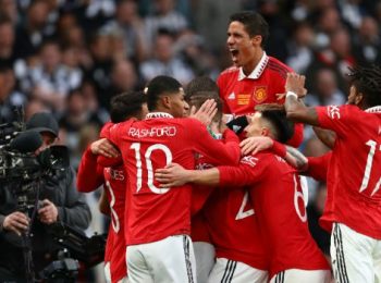 Manchester United ingin membangun momentum melawan Southampton yang sedang berjuang